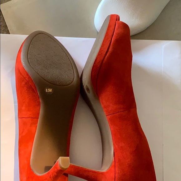 Shoe - Picture 4 of 4